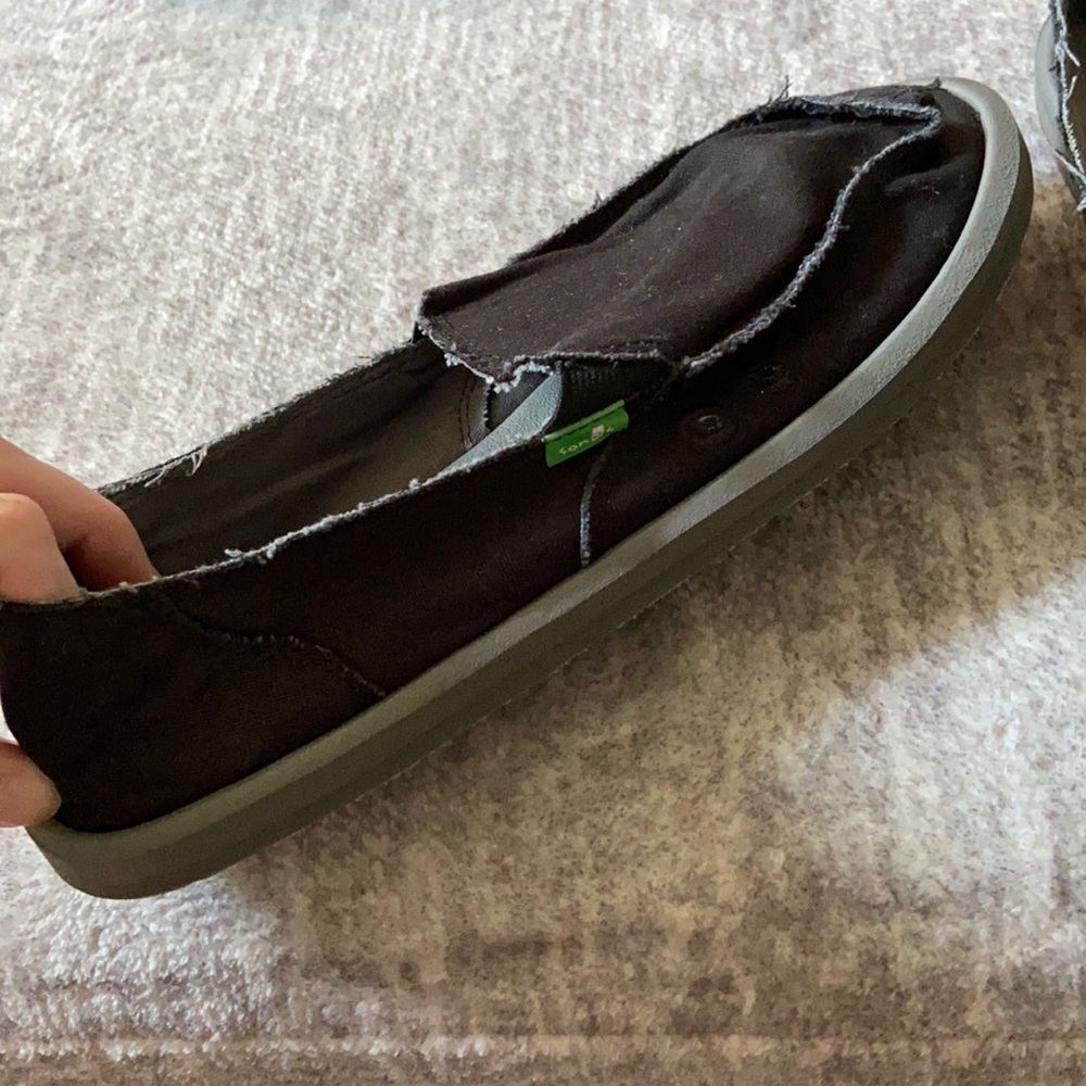 Women’s sanuks